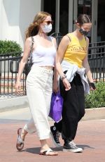 LESLIE MANN and IRIS APATOW Shopping at Country Mart in Malibu 08/19/2020
