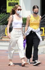 LESLIE MANN and IRIS APATOW Shopping at Country Mart in Malibu 08/19/2020