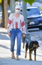 MERYL STREEP Out with Her Dog in Santa Monica 08/25/2020