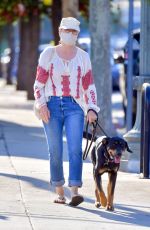 MERYL STREEP Out with Her Dog in Santa Monica 08/25/2020