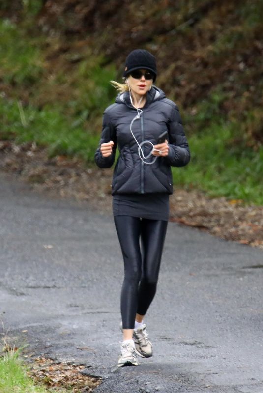 NICOLE KIDMAN Out Jogging in Byron Bay 08/15/2020