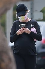 Pregnant KATHERINE SCHWARZENEGGER Out and About in Brentwood 08/03/2020