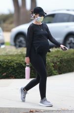 Pregnant KATHERINE SCHWARZENEGGER Out and About in Brentwood 08/03/2020