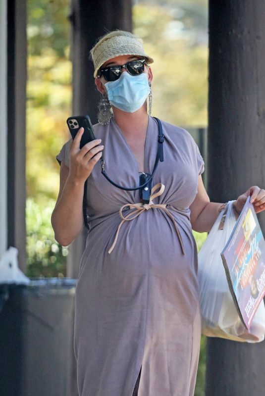 Pregnant KATY PERRY Out for Coffee in Santa Barbara 08/03/2020