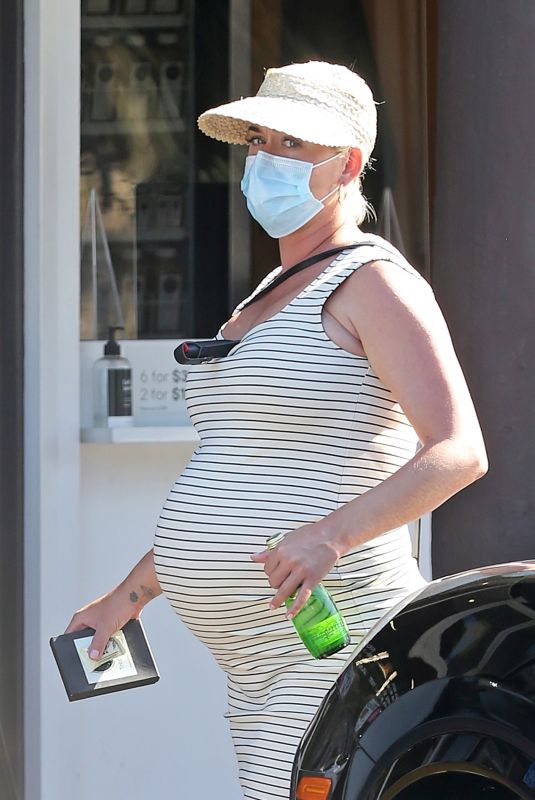 Pregnant KATY PERRY Out in Santa Barbara 08/08/2020
