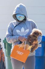Pregnant KATY PERRY Wearing a Mask Out in Los Angeles 08/11/2020