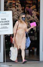 Pregnant RACHEL MCADAMS Out and About in Los Angeles 08/19/2020