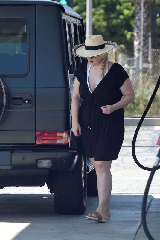 REBEL WILSON at a Gas Station in Malibu 08/24/2020