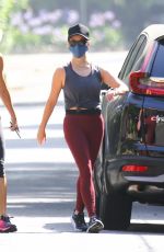 REESE WITHERSPOON Out Hiking in Los Angeles 08/07/2020