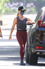 REESE WITHERSPOON Out Hiking in Los Angeles 08/07/2020