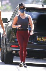 REESE WITHERSPOON Out Hiking in Los Angeles 08/07/2020