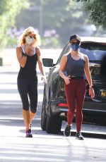 REESE WITHERSPOON Out Hiking in Los Angeles 08/07/2020