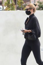 ROSIE HUNTINGTON-WHITELEY Leaves a Gym in West Hollywood 08/04/2020