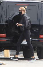 ROSIE HUNTINGTON-WHITELEY Leaves a Gym in West Hollywood 08/04/2020