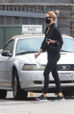 ROSIE HUNTINGTON-WHITELEY Leaves a Gym in West Hollywood 08/04/2020