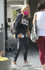 SARAH MICHELLE GELLAR Out and About in Santa Monica 08/05/2020