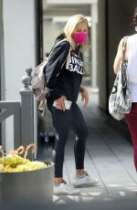 SARAH MICHELLE GELLAR Out and About in Santa Monica 08/05/2020