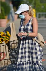 SCARLETT JOHANSSON Out Shopping in New York 08/26/2020