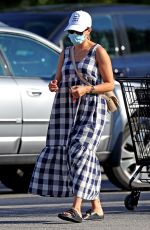 SCARLETT JOHANSSON Out Shopping in New York 08/26/2020