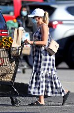 SCARLETT JOHANSSON Out Shopping in New York 08/26/2020