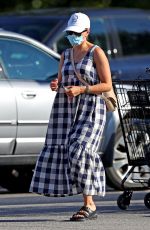 SCARLETT JOHANSSON Out Shopping in New York 08/26/2020