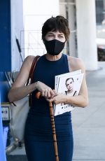 SELMA BLAIR Wearing a Mask at a Newsstand in Los Angeles 08/14/2020