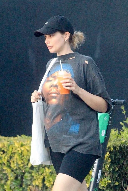 STEPHANIE CORNELIUSSEN Out in West Hollywood 08/17/2020