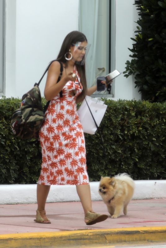 VANESSA CLAUDIO Out with Her Dog in Miami Beach 08/13/2020