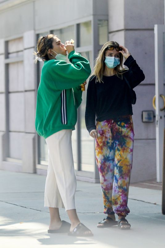 AMELIA and DELILAH HAMLIN at Comoncy Cafe in Beverly Hills 09/21/2020