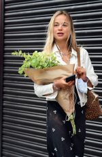 AMELIA WINDSOR Buying Flowers Out in London 09/02/2020