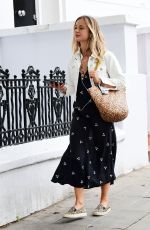 AMELIA WINDSOR Buying Flowers Out in London 09/02/2020
