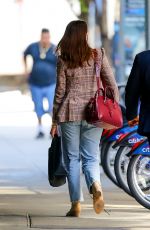 ANNE HATHAWAY Leaves Hair Salon in New York 09/19/2020