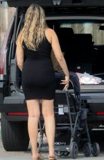 APRIL LOVE GEARY Shopping at Vintage Grocers in Malibu 09/15/2020