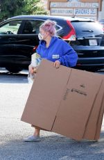 ARIEL WINTER Leaves UPS Store in Los Angeles 09/28/2020
