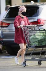 ARIEL WINTER Shopping for Grocery in Los Angeles 09/09/2020