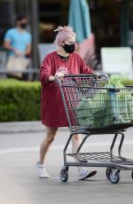 ARIEL WINTER Shopping for Grocery in Los Angeles 09/09/2020
