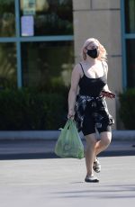 ARIEL WINTER Shopping for Grocery in Los Angeles 09/19/2020