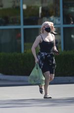 ARIEL WINTER Shopping for Grocery in Los Angeles 09/19/2020