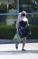 ARIEL WINTER Shopping for Grocery in Los Angeles 09/19/2020
