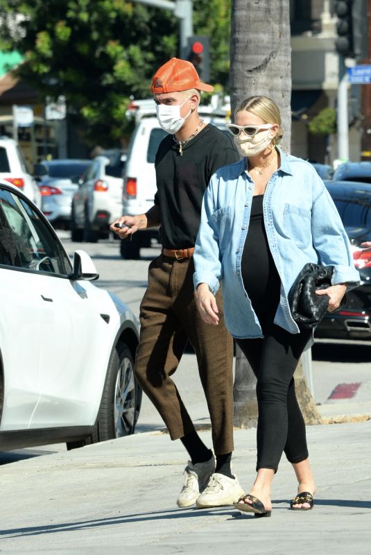ASHLEE SIMPSON and Evan Ross at Rocco