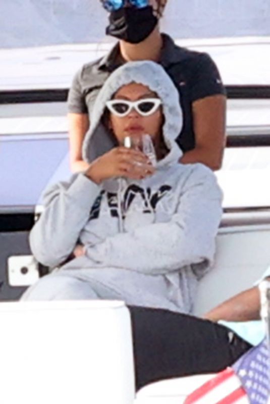 BEYONCE and her husband Jjay Z at a Boat Ride in The Hamptons 09/14/2020
