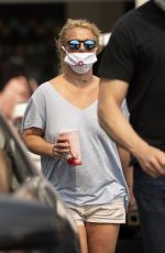 BRITNEY SPEARS Wearing a Mask Out in Calabasas 09/08/2020