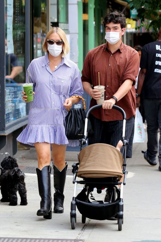 CHLOE SEVIGNY and Sinisa Mackovic Out in New York 09/27/2020