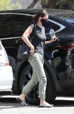 COURTENEY COX Leaves a Doctor