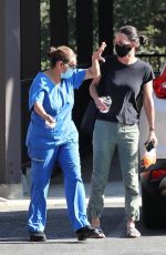 COURTENEY COX Leaves a Doctor
