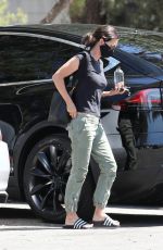 COURTENEY COX Leaves a Doctor