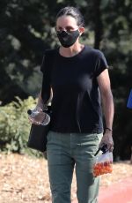 COURTENEY COX Leaves a Doctor