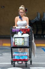 COURTNEY STODDEN Shopping at Albertsons in Palm Springs 08/31/2020