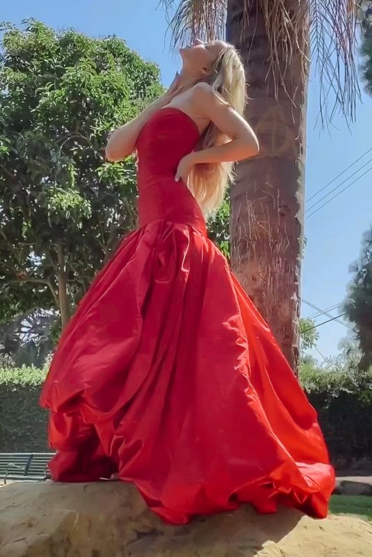 DOVE CAMERON - Cfda Awards Promos, September 2020