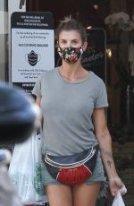 ELISABETTA CANALIS Shopping at Bistol Farms in Beverly Hills 09/04/2020